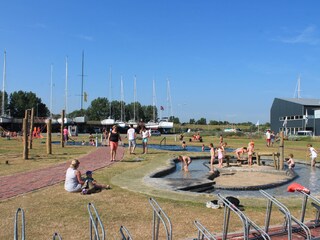 Holiday house Bruinisse Environment 21