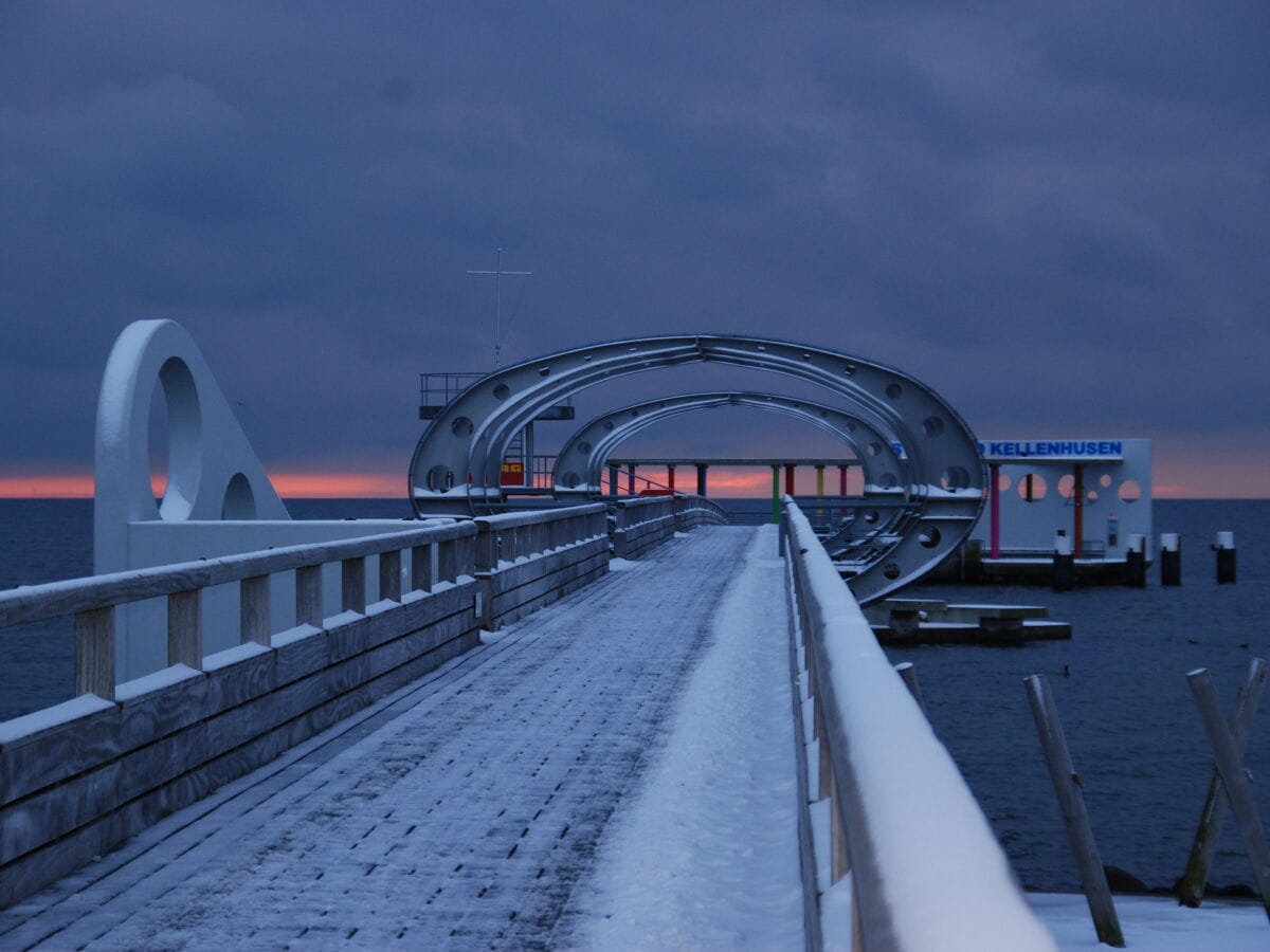 Brücke im Schnee