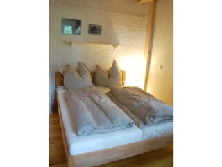2. Schlafzimmer