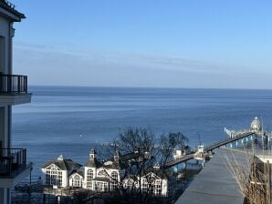 Ferienwohnung Apartment in 1. Reihe am Strand in Sellin, direkter Meerblick, 115 qm