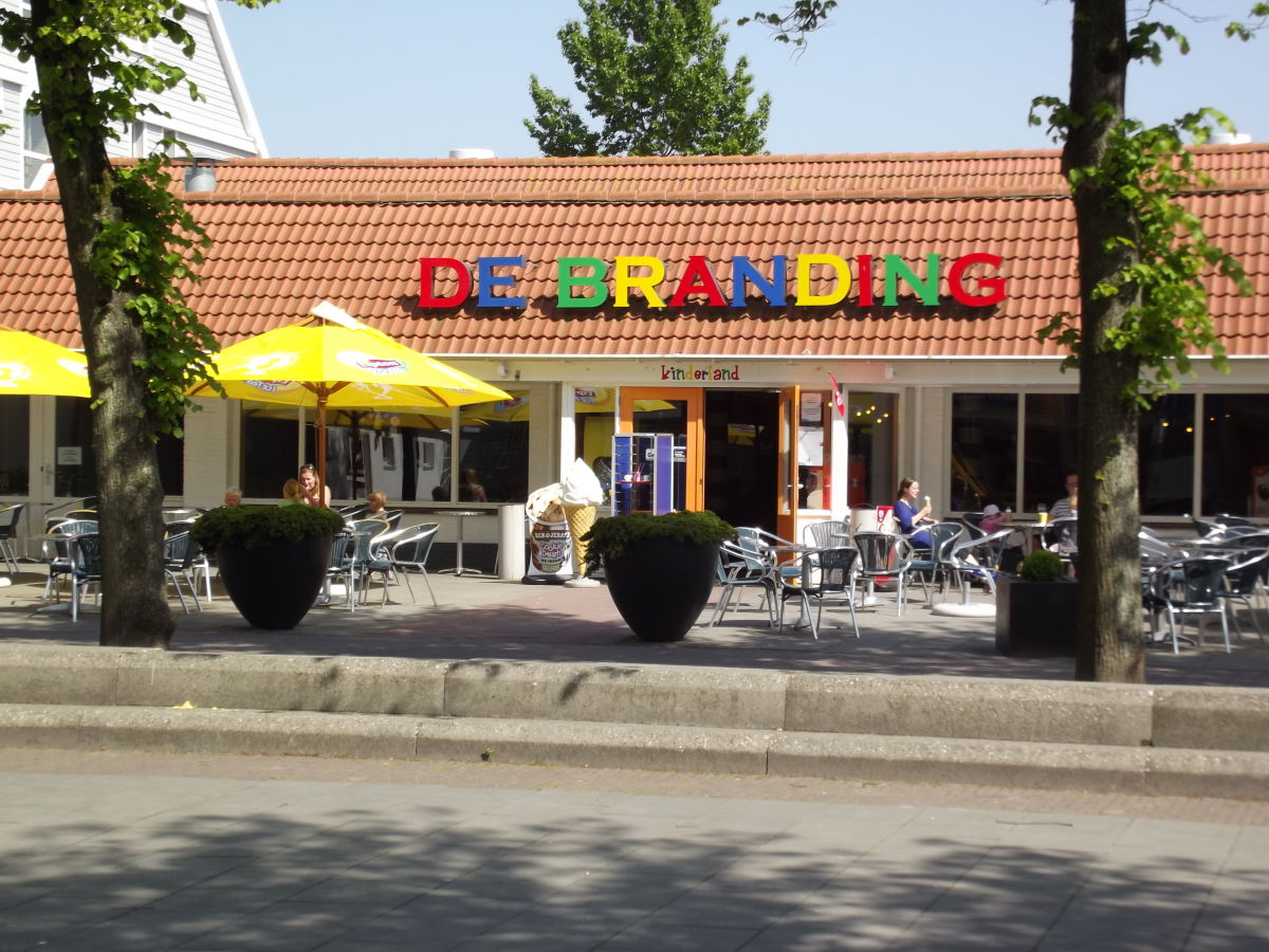 Cafe/Snackbar im Zentrum des Parks