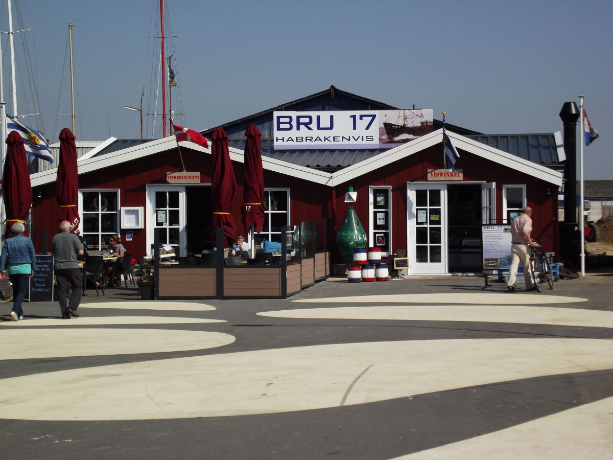 Fischrestaurant im Hafen von Bruinisse