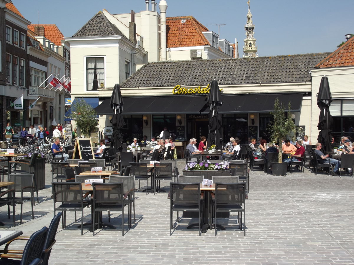 Straßencafe in Zierikzee