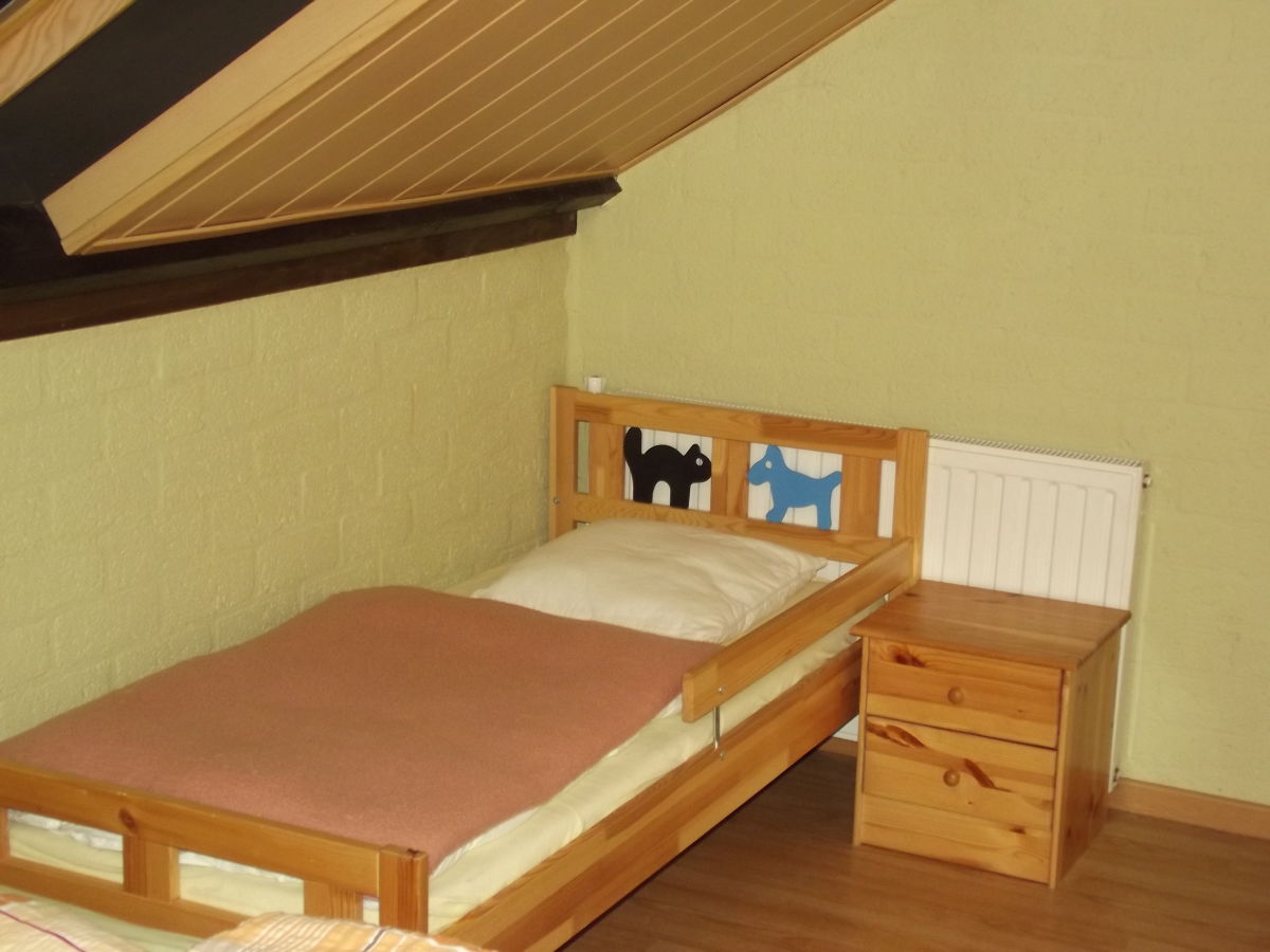 Schlafzimmer im OG mit zusätzl. Juniorbett