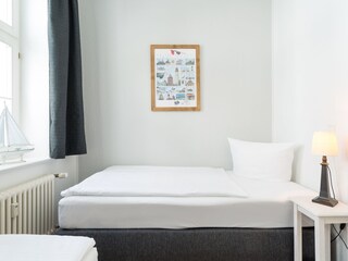 2. Schlafzimmer mit 2 Einzelbetten