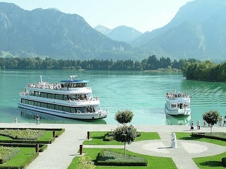 Schifffahrt vorbei am Schloss Neuschwanstein