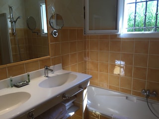 Villa Carros Badkamer 13