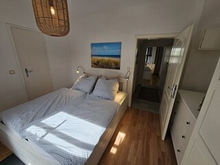 Drittes Schlafzimmer Zugang zum Bad zwei