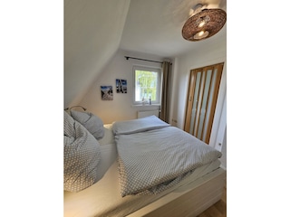 Zweites Schlafzimmer, Kleiderschrank, Matratzen 90x200