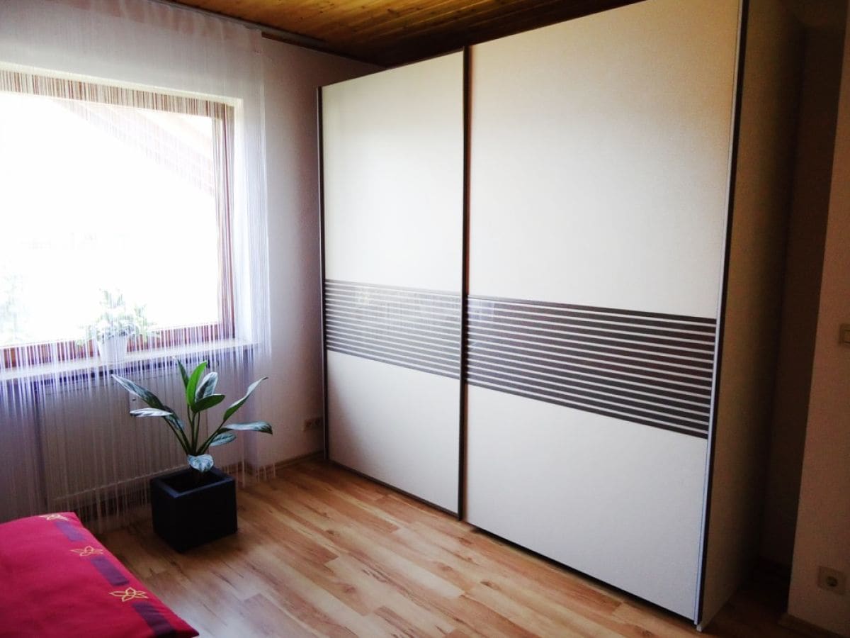 Schlafzimmer Schrank