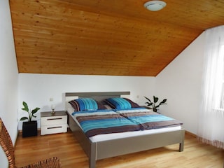 Schlafzimmer 2