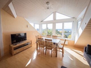 Living/dining room