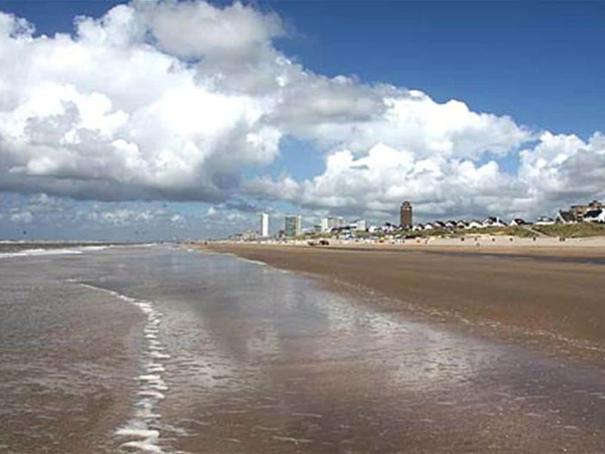 lange Spatziergange am Strand