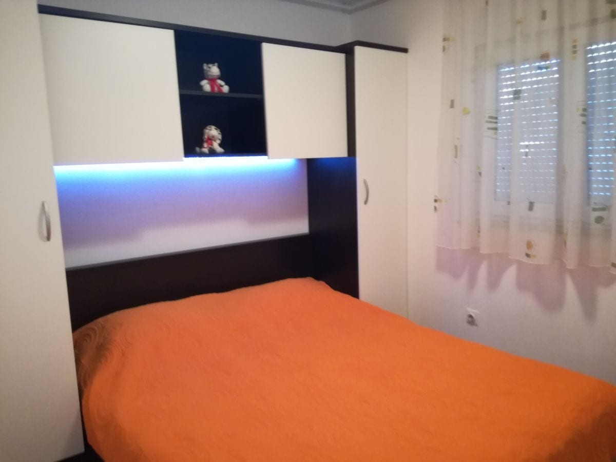 Schlafzimmer 2