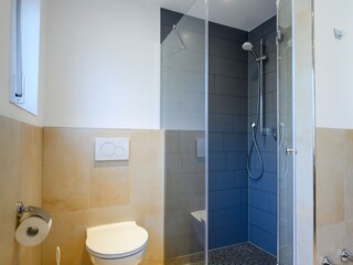 Bad mit Dusche & WC