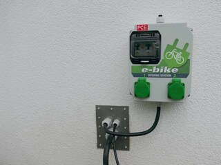 Kostenfreie E-Bike Ladestation