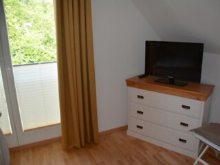 Flat-TV im Schlafzimmer 2