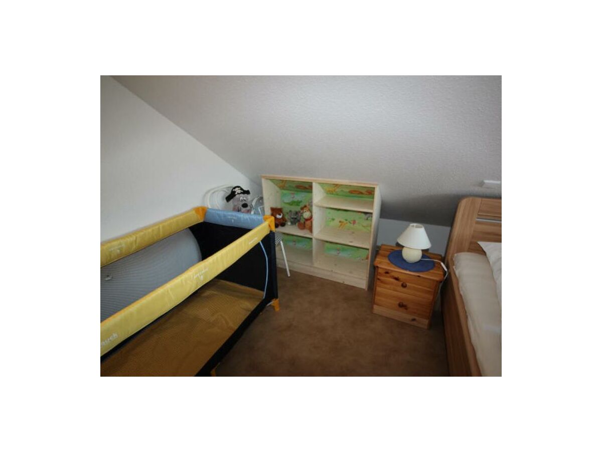 Kinderreisebett im Elternschlafzimmer