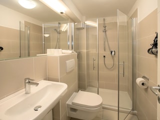 Modernes Badezimmer