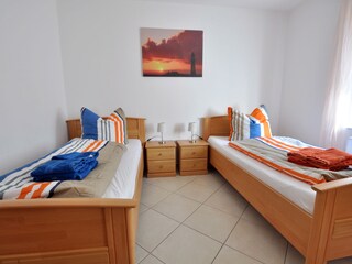 Schlafzimmer 2