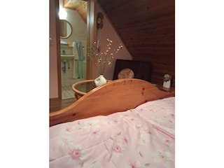 Zimmer 2 mit Zugang zur kl. DU/WC Einheit