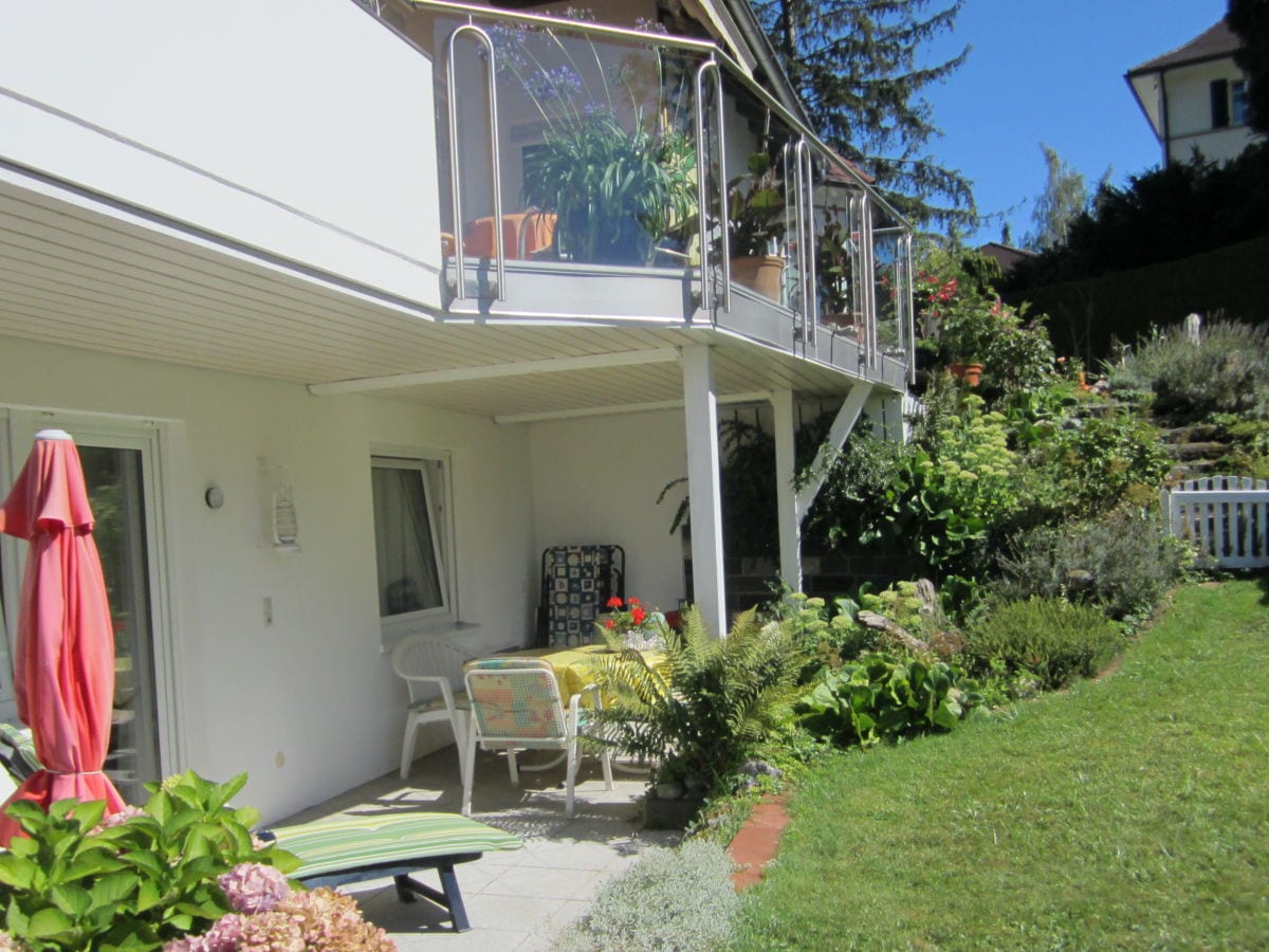 Garten mit Terrasse Wohnung 2