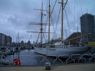 Innenhafen auf dem Weg vom Parkplatz