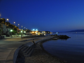 Strandpromenade bei Nacht