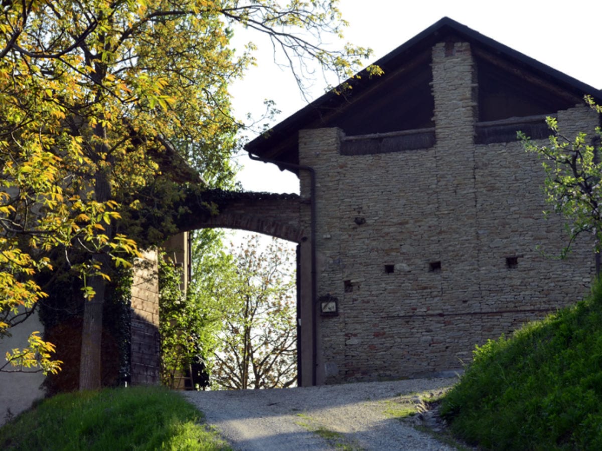 Ferienhaus Roddino Außenaufnahme 2