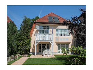 Muschel Whg. Delfin - Zugang vom Parkplatz zur Wohnung/ Terrasse