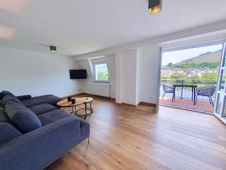 Ausgang auf den Balkon zur Moselseite