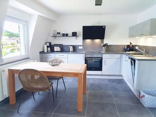 Auch von der Küche aus Blick aufs Wasser