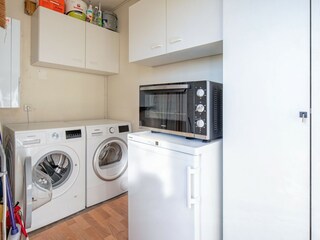 Waschmaschine, Trockner und Backofen