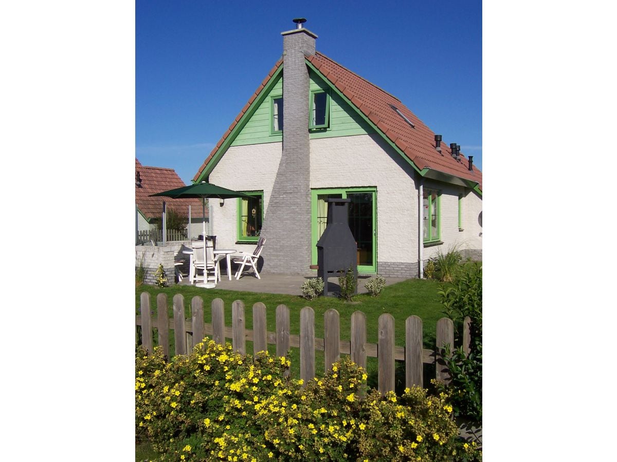 Haus von der Gartenseite fotografiert