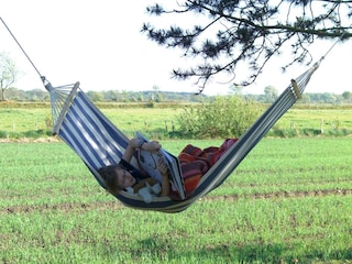 Der Blick aus dem Garten in die grenzenlose Natur