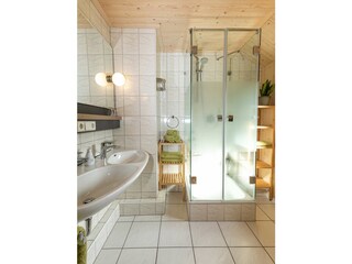 Apartamento de vacaciones Zell am Harmersbach Baño 14