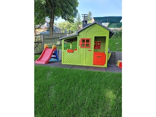 Kinderspielplatz im Garten