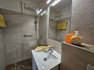 shower/toilet