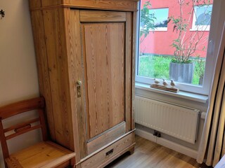 Kleiderschrank im Schlafzimmer