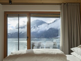 Blick vom Schlafzimmer nach draußen