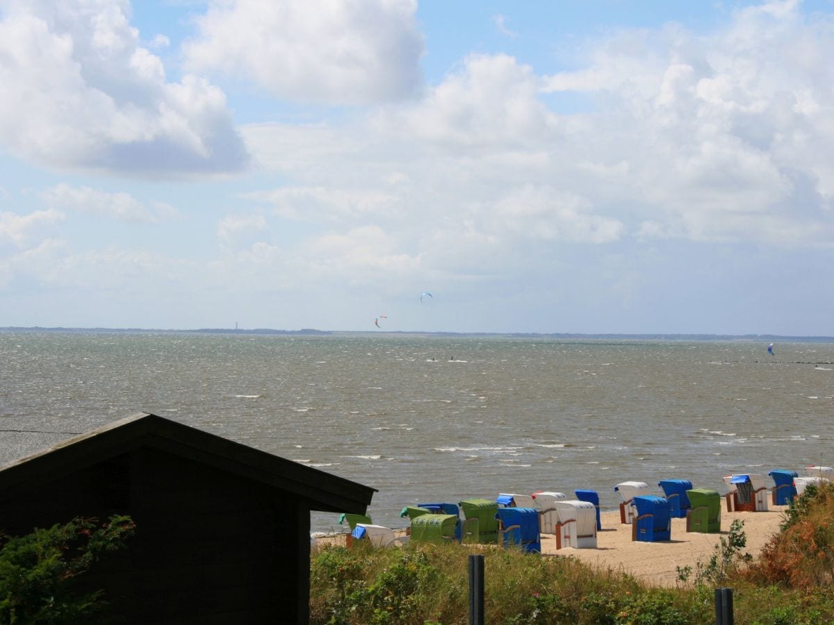 Blick vom Balkon auf den Strand