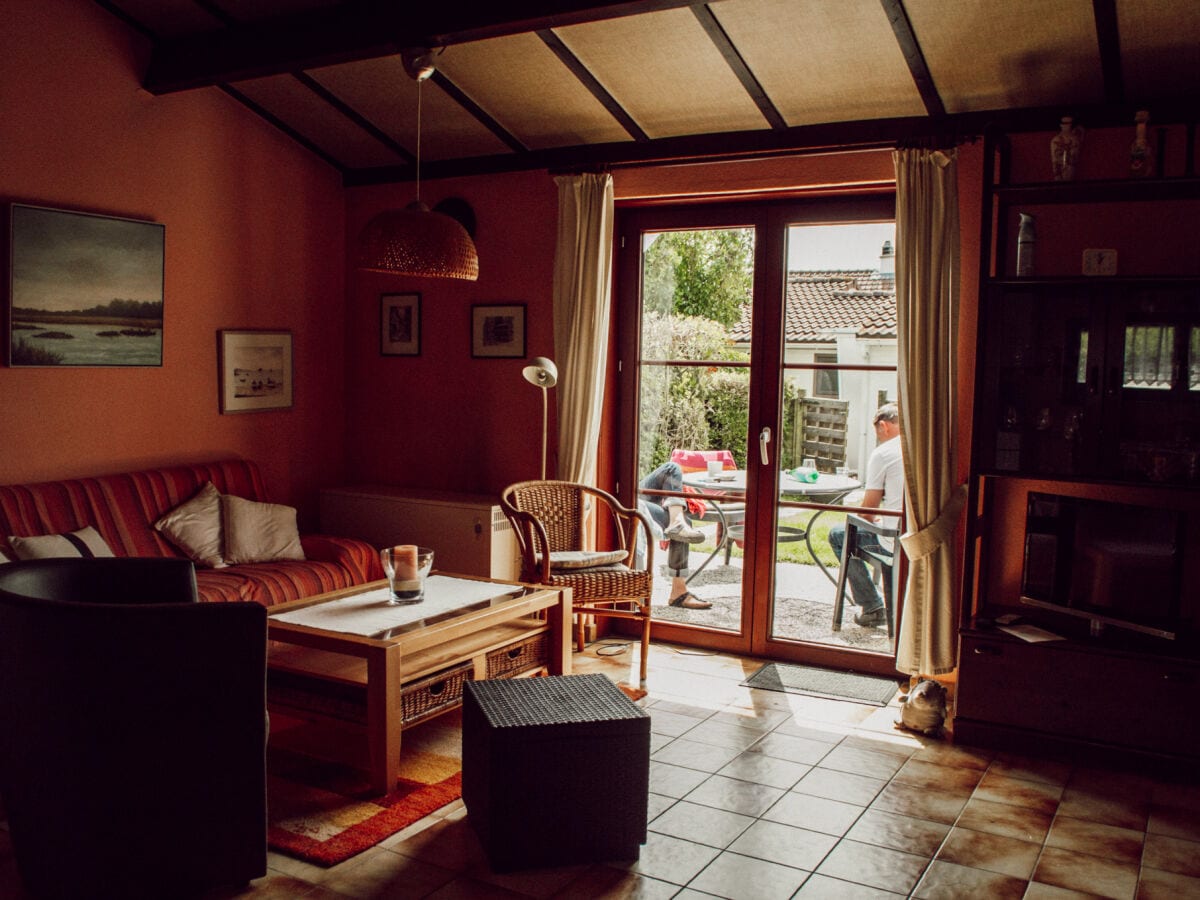 Wohnraum mit Blick auf die Terrasse