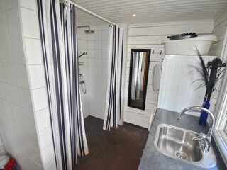 Wasch- u. Saunahaus (Nutzung mit 2 Nachbarhäusern)