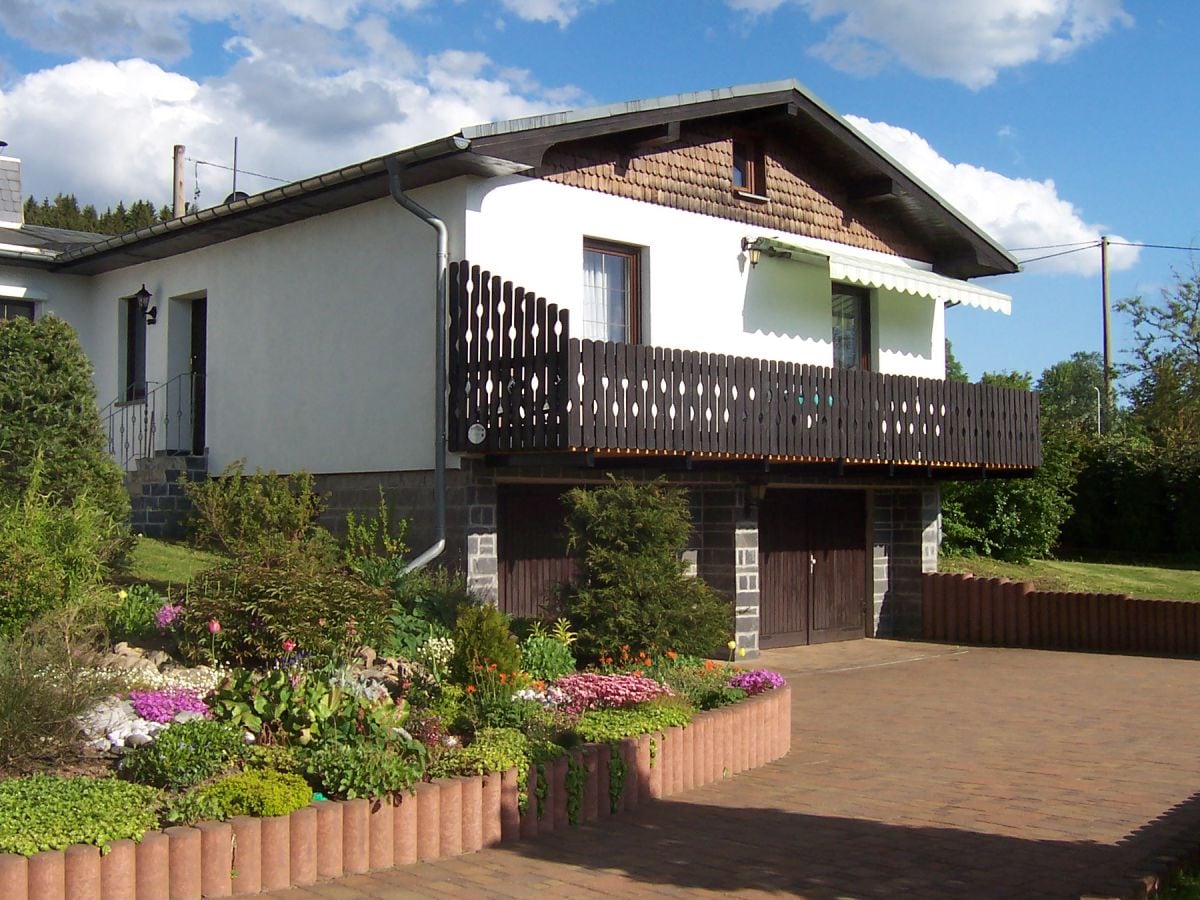 Balkon und Garage