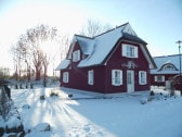 Mit Sauna und Kamin ist auch der Winter gemütlich.