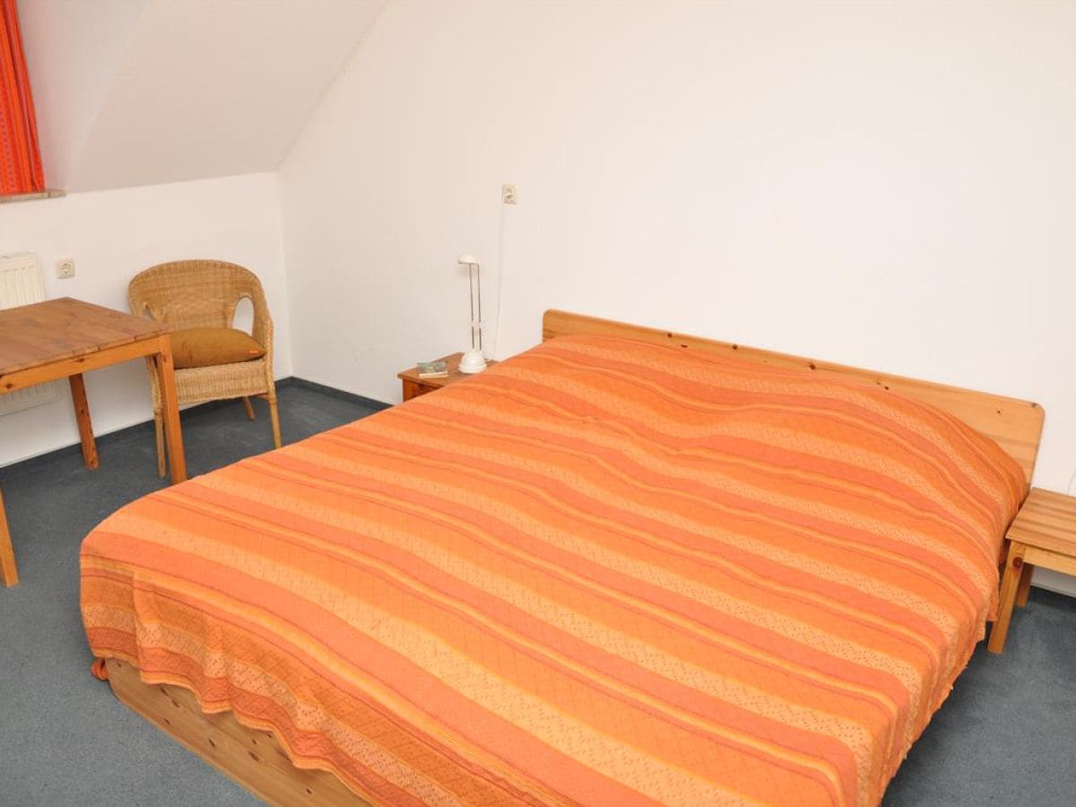 2. Schlafzimmer