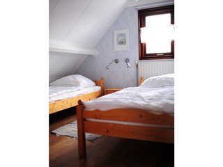 Schlafzimmer 3 mit zwei Einzelbetten