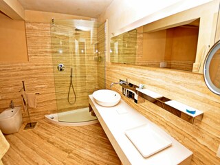 Casale Lucca Caratteristiche 15