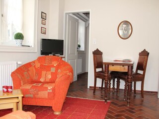 Der gemütliche Wohnbereich mit TV