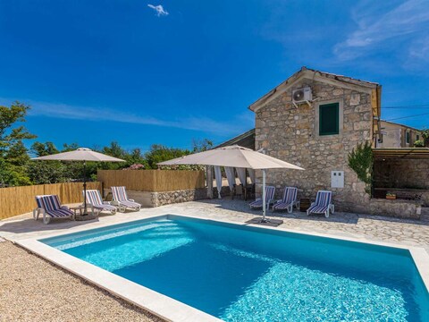 Casa de vacaciones EDEN con piscina privada